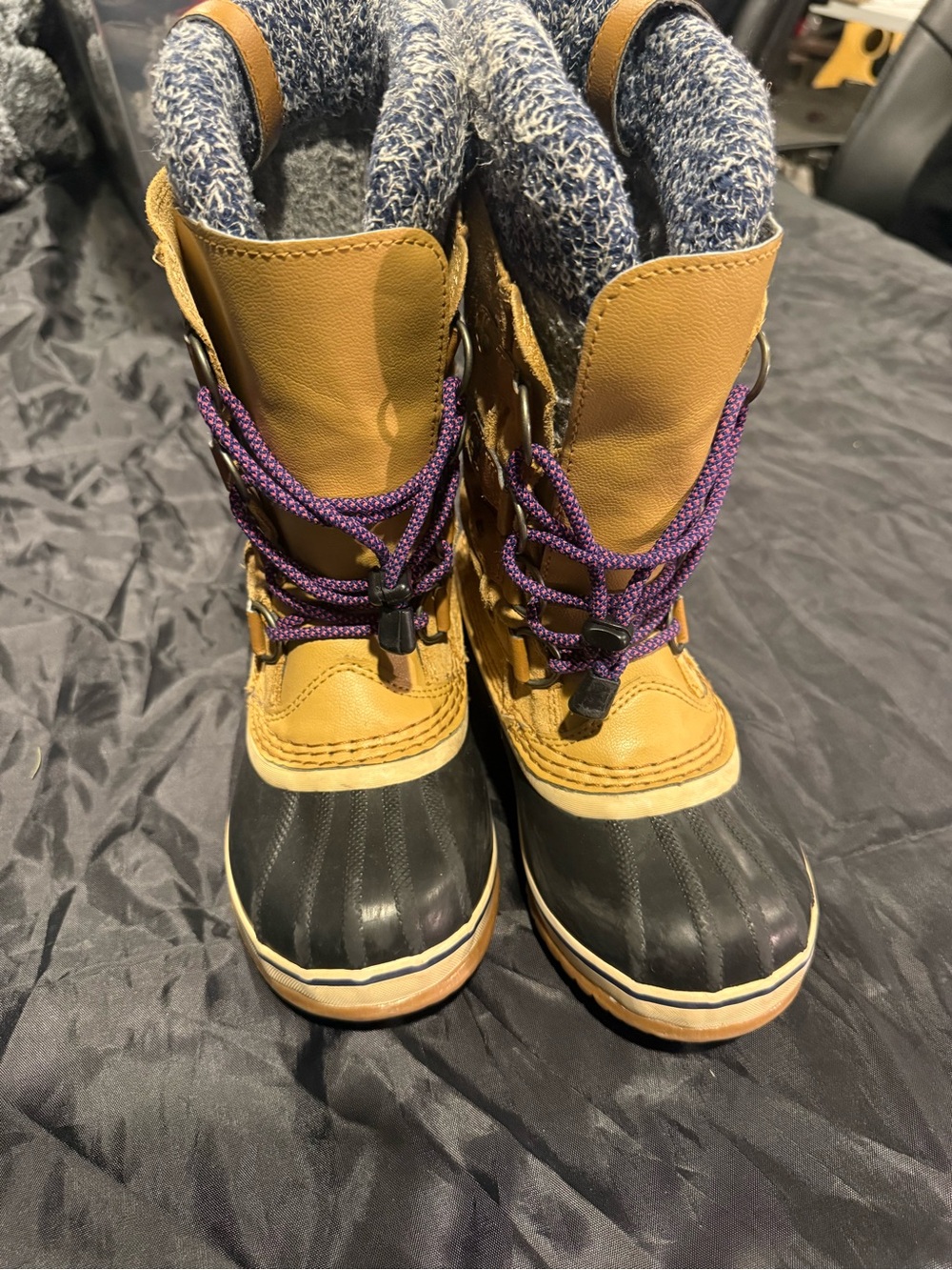 Sorel Gray Felt-Lined Boot Interior with Tan Leather Trim